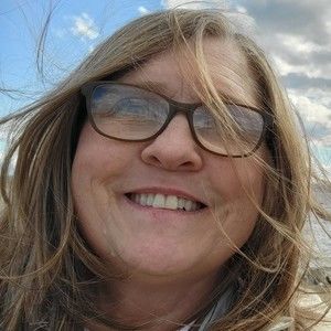 Meet your Posher, Dana